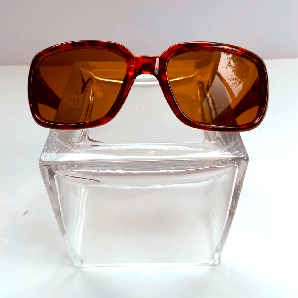 Max Studio sunglasses, tortoiseshell frames
